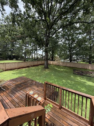 1704 Deer Hollow Dr, W, Lawrenceburg, TN 38464