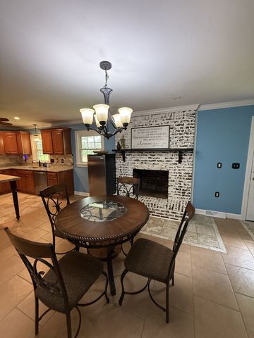 1704 Deer Hollow Dr, W, Lawrenceburg, TN 38464