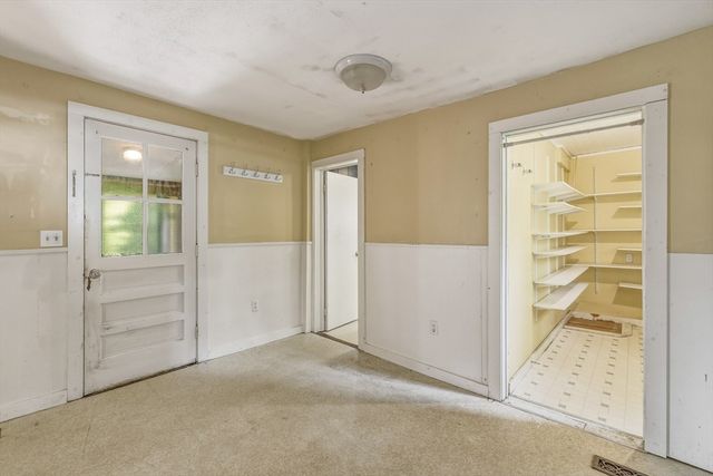 11 School St, Sunderland, MA 01375