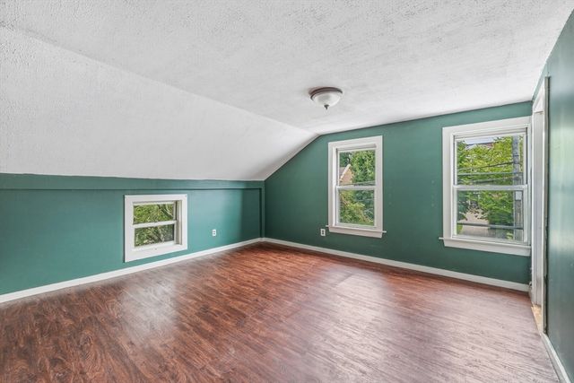 11 School St, Sunderland, MA 01375