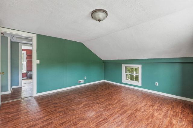 11 School St, Sunderland, MA 01375