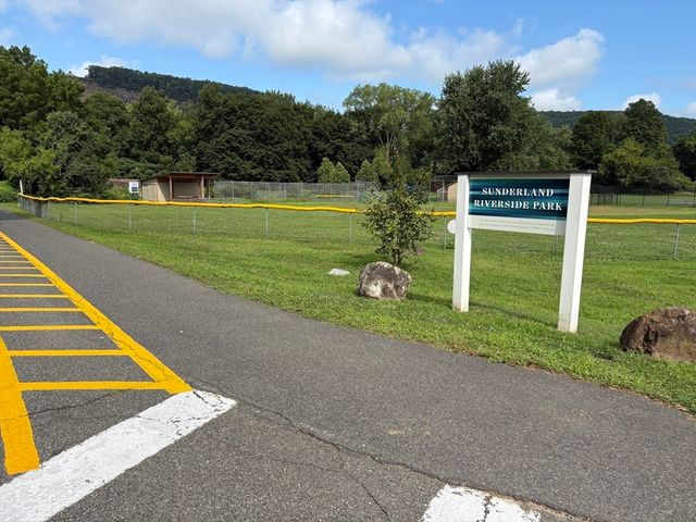 11 School St, Sunderland, MA 01375