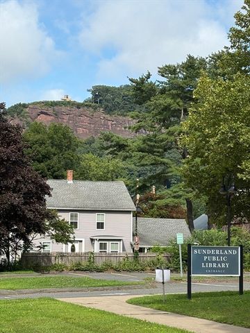 11 School St, Sunderland, MA 01375