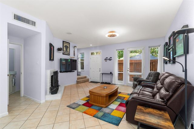2100 Tanglewilde Street 205, Houston, TX 77063