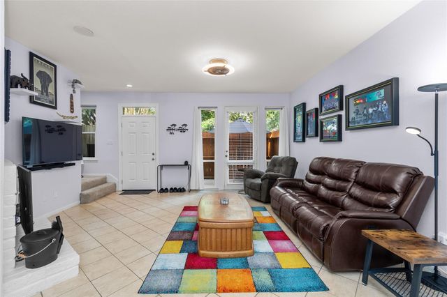 2100 Tanglewilde Street 205, Houston, TX 77063