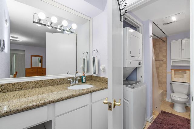 2100 Tanglewilde Street 205, Houston, TX 77063
