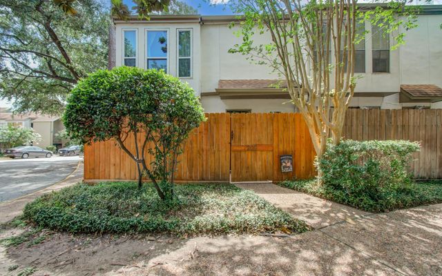 2100 Tanglewilde Street 205, Houston, TX 77063