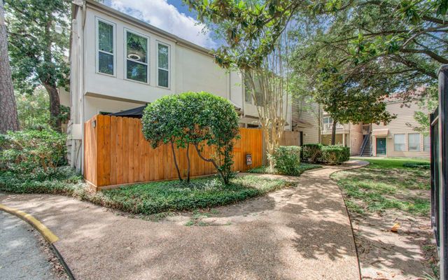 2100 Tanglewilde Street 205, Houston, TX 77063
