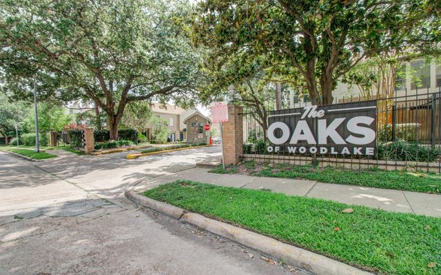 2100 Tanglewilde Street 205, Houston, TX 77063