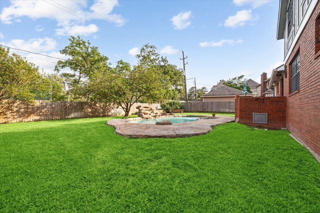 13510 Lakecrest Drive, Cypress, TX 77429