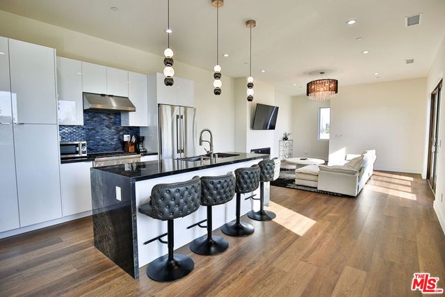 8505 Belford Avenue, Los Angeles, CA 90045