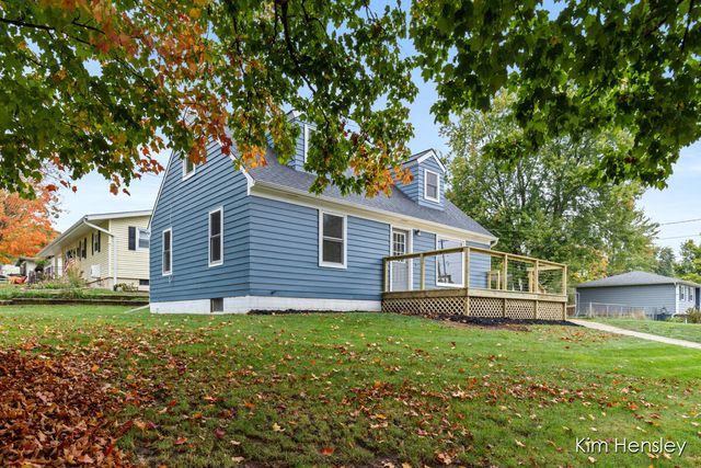 273 Summit Avenue, Rockford, MI 49341