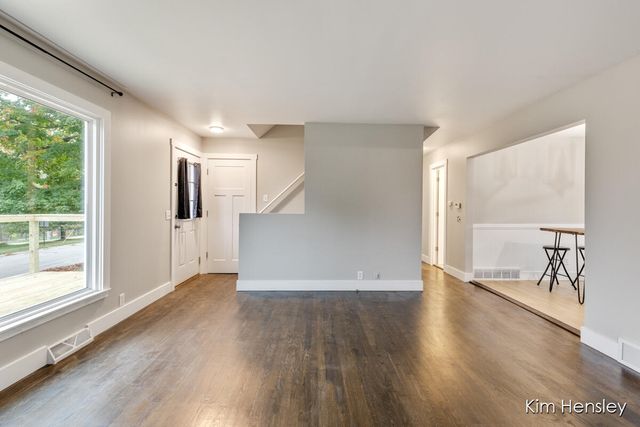 273 Summit Avenue, Rockford, MI 49341