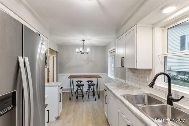 273 Summit Avenue, Rockford, MI 49341