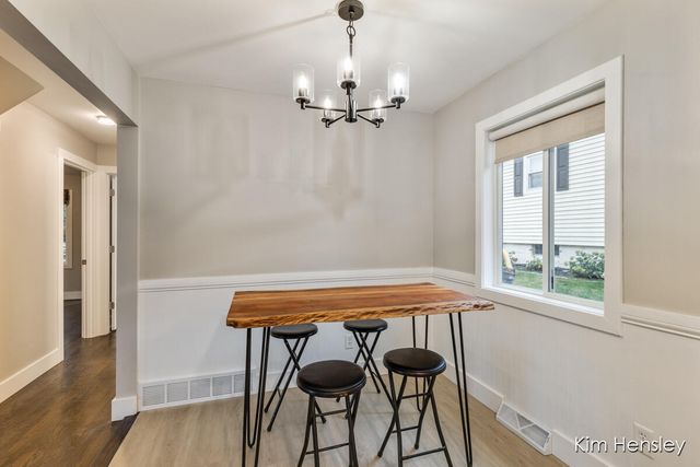 273 Summit Avenue, Rockford, MI 49341