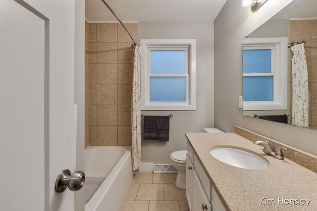 273 Summit Avenue, Rockford, MI 49341