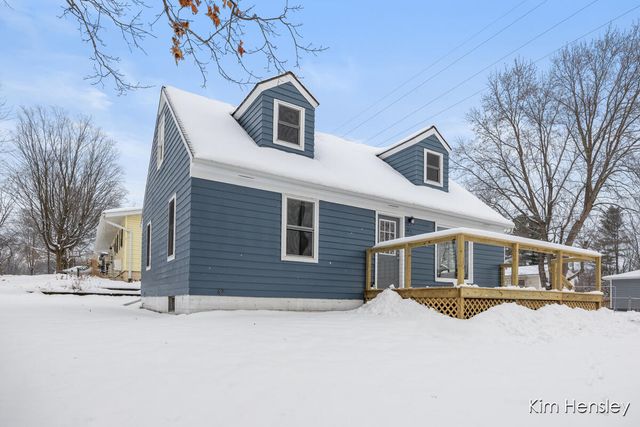 273 Summit Avenue, Rockford, MI 49341