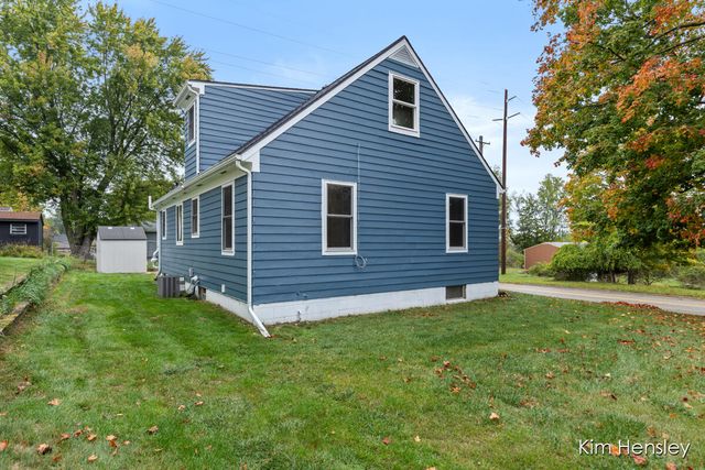 273 Summit Avenue, Rockford, MI 49341