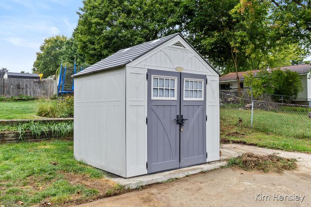 273 Summit Avenue, Rockford, MI 49341