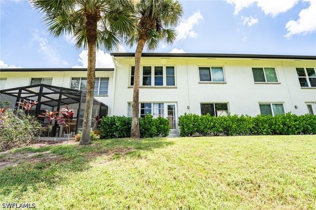 3574 Antarctic CIR 2107, Naples, FL 34112