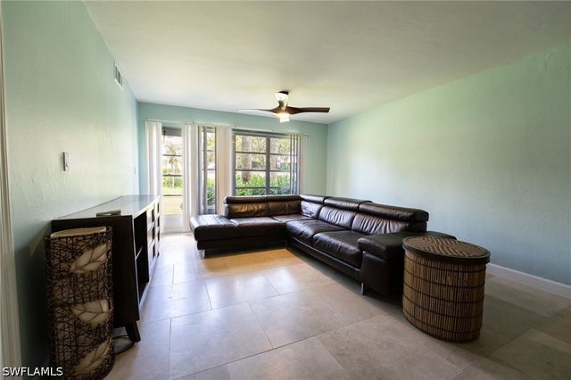 3574 Antarctic CIR 2107, Naples, FL 34112