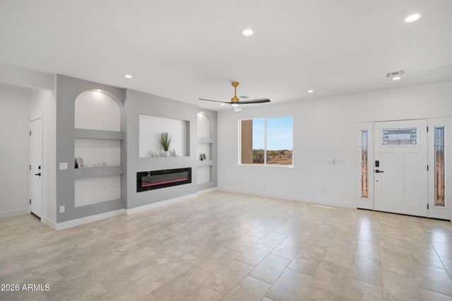 32732 W Bellview Street, Tonopah, AZ 85354