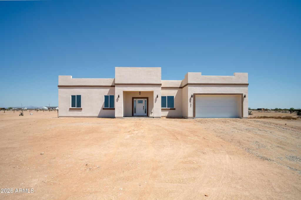 32732 W Bellview Street, Tonopah, AZ 85354