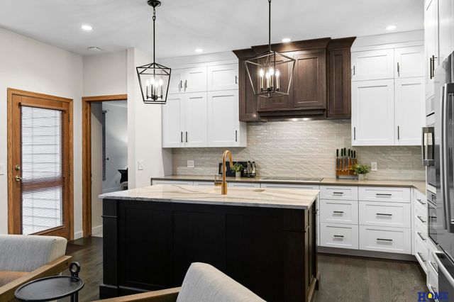 3820 Petersburg Court, Lincoln, NE 68516