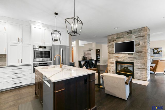 3820 Petersburg Court, Lincoln, NE 68516