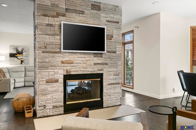 3820 Petersburg Court, Lincoln, NE 68516