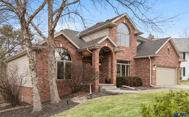 3820 Petersburg Court, Lincoln, NE 68516