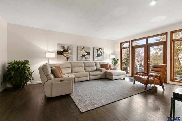 3820 Petersburg Court, Lincoln, NE 68516