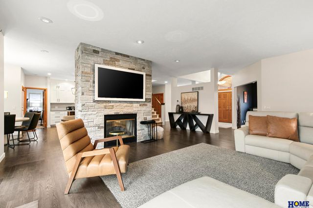 3820 Petersburg Court, Lincoln, NE 68516