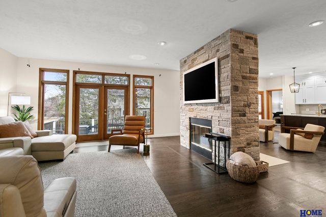 3820 Petersburg Court, Lincoln, NE 68516