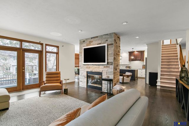 3820 Petersburg Court, Lincoln, NE 68516