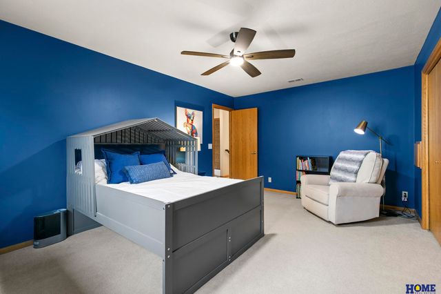 3820 Petersburg Court, Lincoln, NE 68516