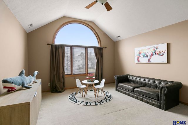 3820 Petersburg Court, Lincoln, NE 68516