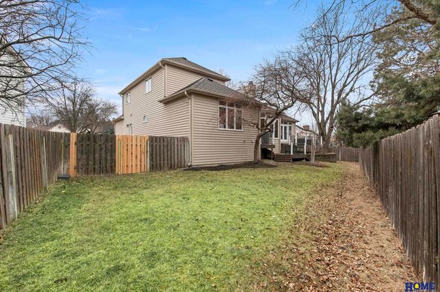 3820 Petersburg Court, Lincoln, NE 68516