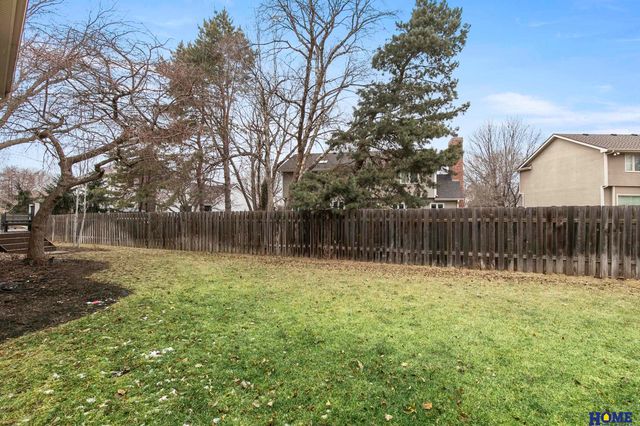 3820 Petersburg Court, Lincoln, NE 68516