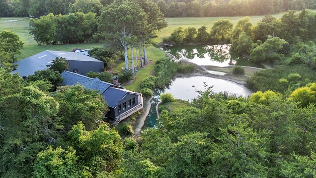 6923 Cross Keys Rd, College Grove, TN 37046