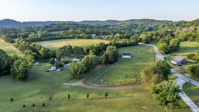 6923 Cross Keys Rd, College Grove, TN 37046