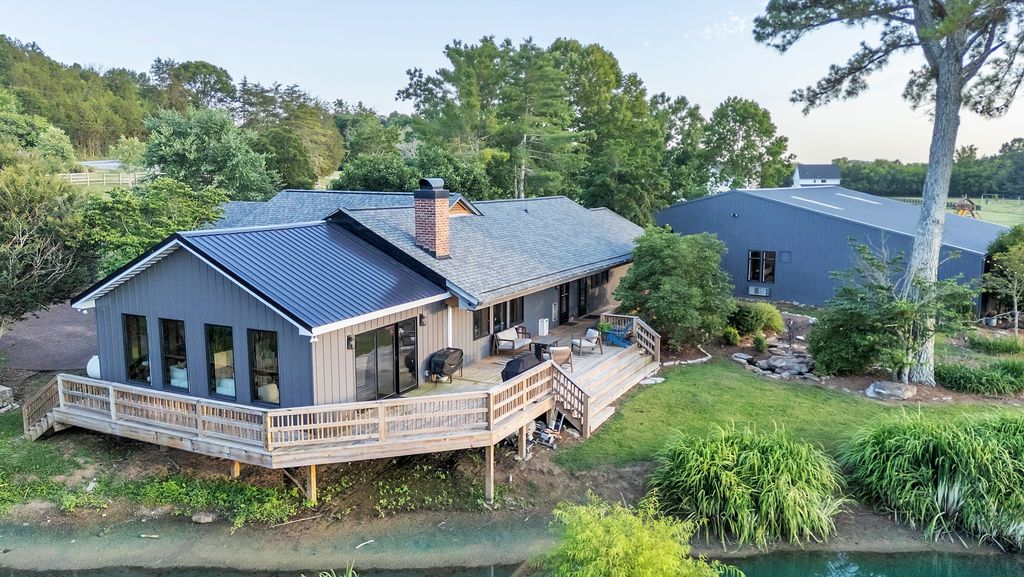 6923 Cross Keys Rd, College Grove, TN 37046