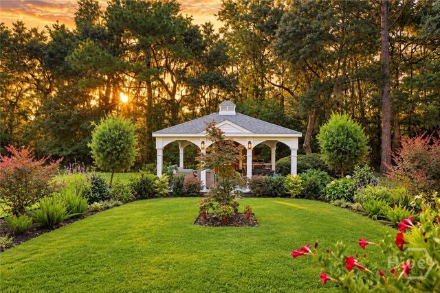 299 Shadow Moss Circle, Richmond Hill, GA 31324
