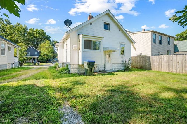 721 Myrtle Avenue, Cuyahoga Falls, OH 44221