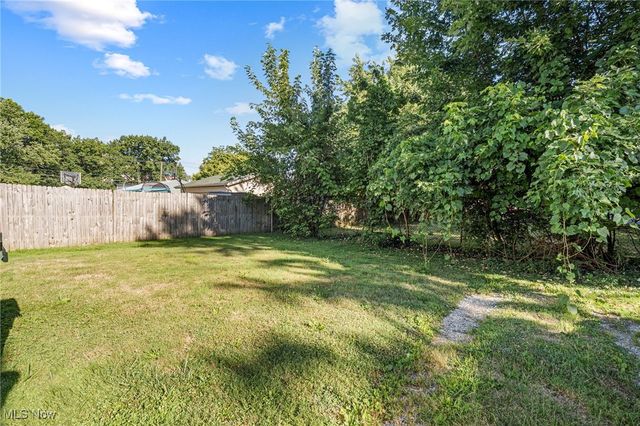 721 Myrtle Avenue, Cuyahoga Falls, OH 44221