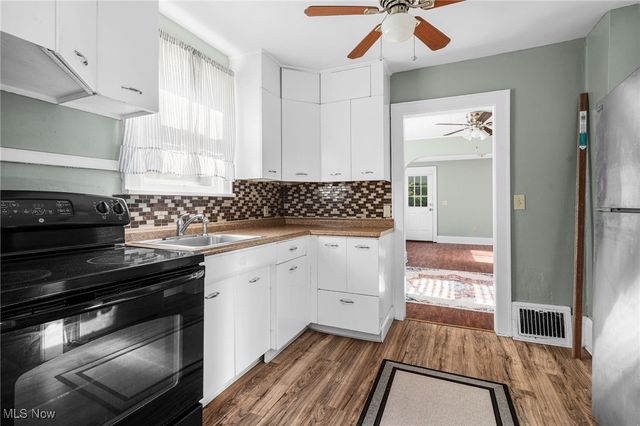 721 Myrtle Avenue, Cuyahoga Falls, OH 44221