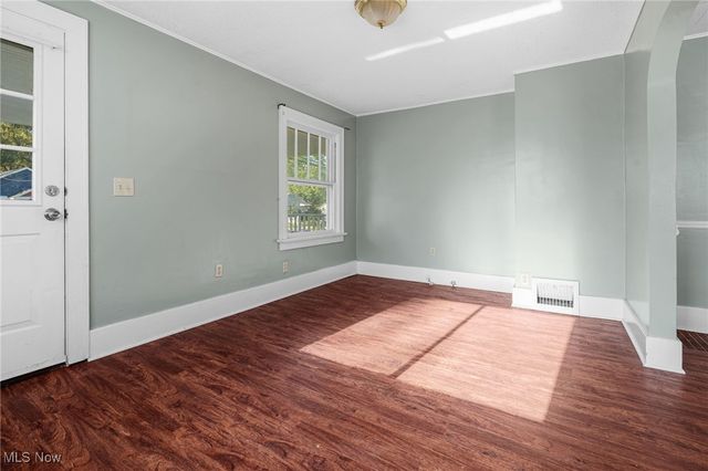 721 Myrtle Avenue, Cuyahoga Falls, OH 44221