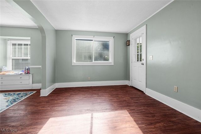 721 Myrtle Avenue, Cuyahoga Falls, OH 44221