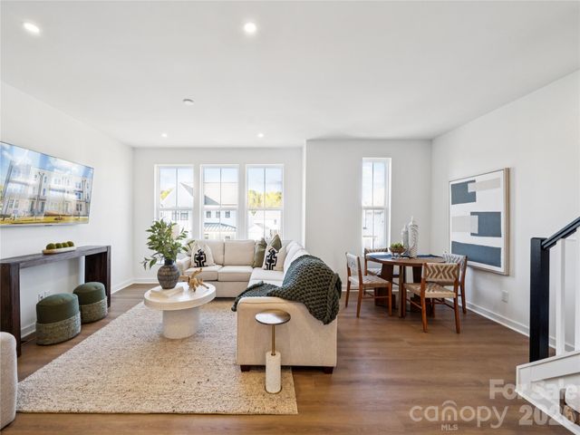 7017 Westrow Avenue 110, Charlotte, NC 28278