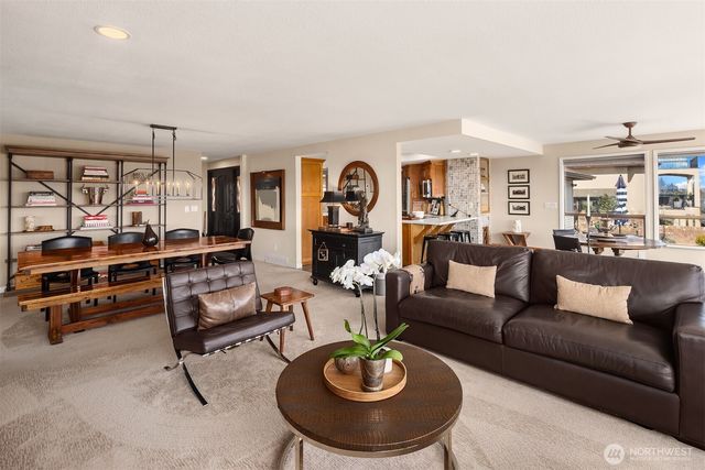 306 Seneca Place NW, Renton, WA 98057